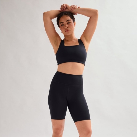 GIRLFRIEND COLLECTIVE High Rise Bike Short In Black - Picture 5 of 9